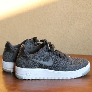 Woman's Nike Air Size 7 - Brand New $45